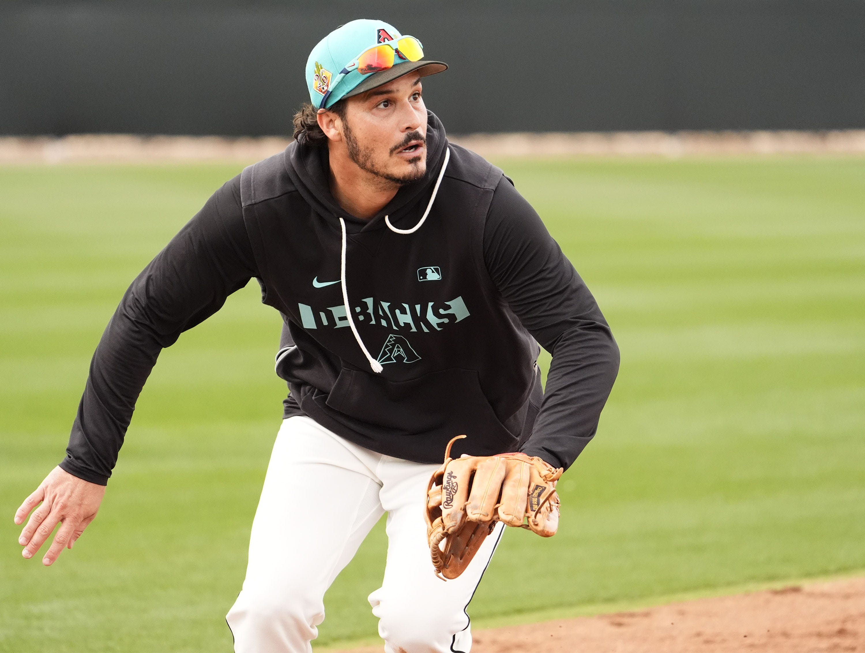 Diamondbacks' Nolan Arenado starts spring hot by launching solo homer
