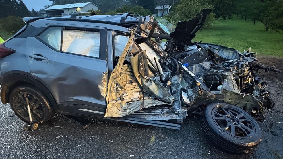 Driver escapes with minor injuries after crash with big rig in Orland