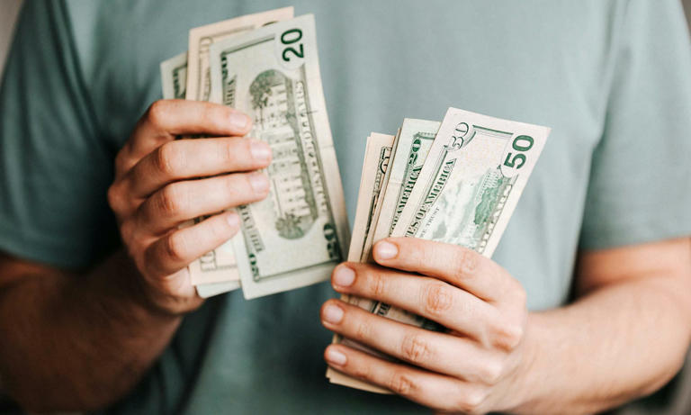My friend’s finances collapse after retiring early with $2,700 monthly ...