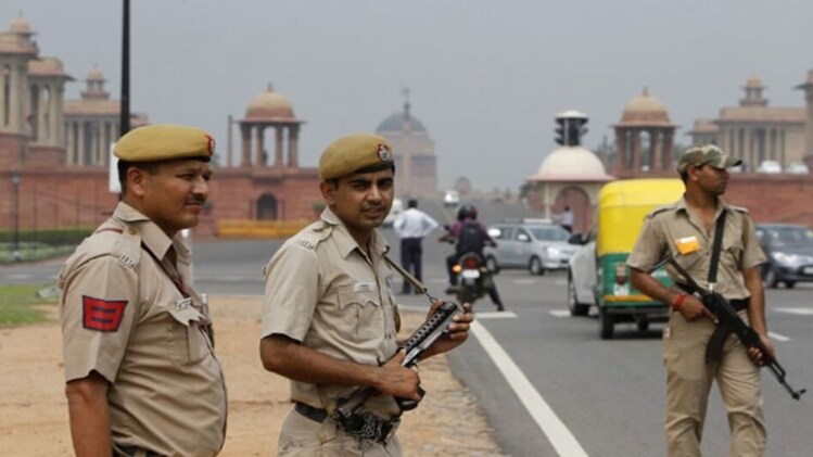 Delhi on high alert after intel warns of LeT threat to Red Fort ...
