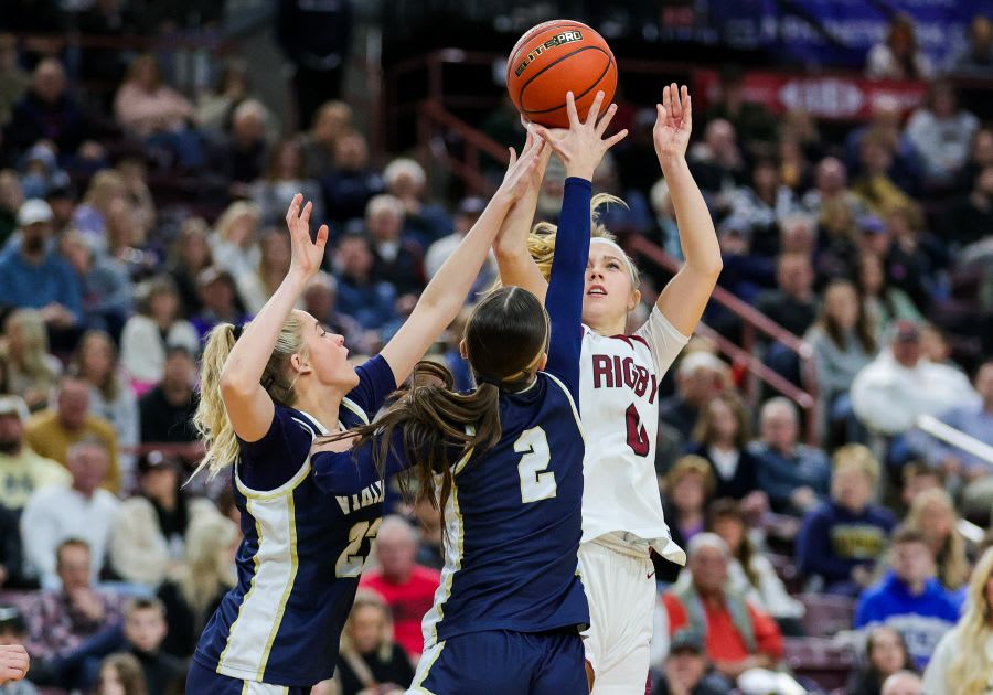 Rigby’s unbeaten season comes to an end in physical matchup with Middleton