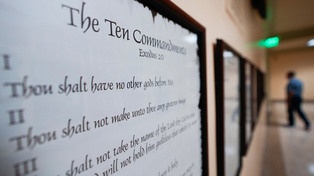 Federal judge strikes down Ten Commandments displays in several Arkansas school districts<br><br>