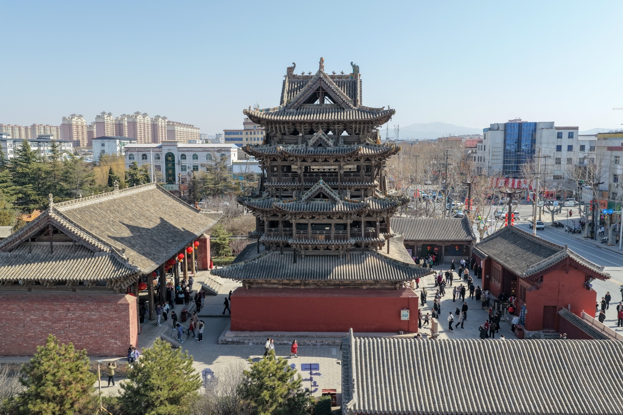 山西万荣：古楼新春人气旺