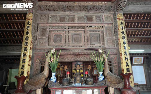 Ngoài kiến trúc, không gian Đại bái đình Đình Bảng với hệ thống kiến trúc chồng rường, chạm khắc tinh xảo, nơi hội tụ các giá trị nghệ thuật đặc sắc còn được bảo tồn gần như nguyên vẹn.