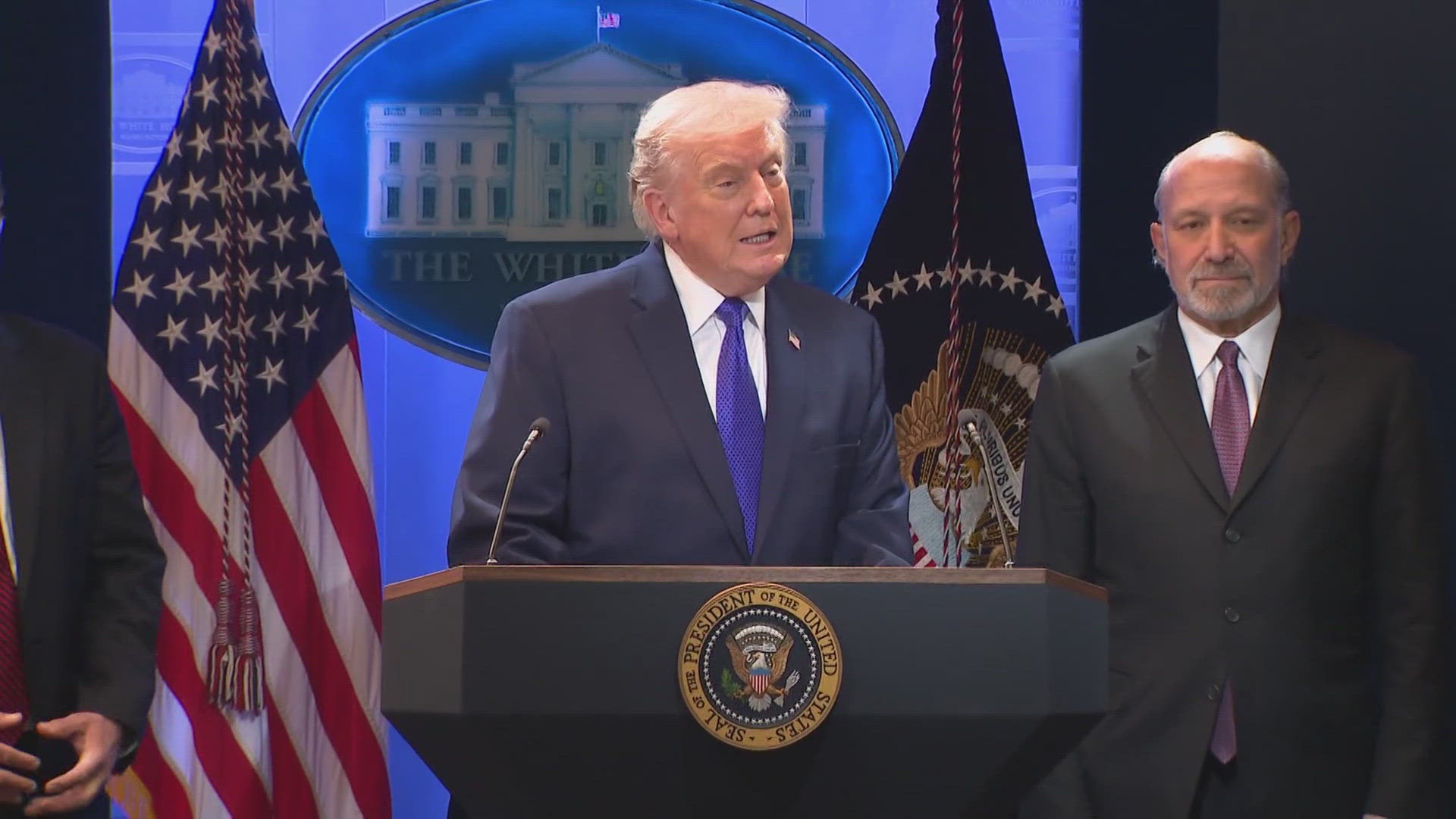 Trump issues new 10% global tariff