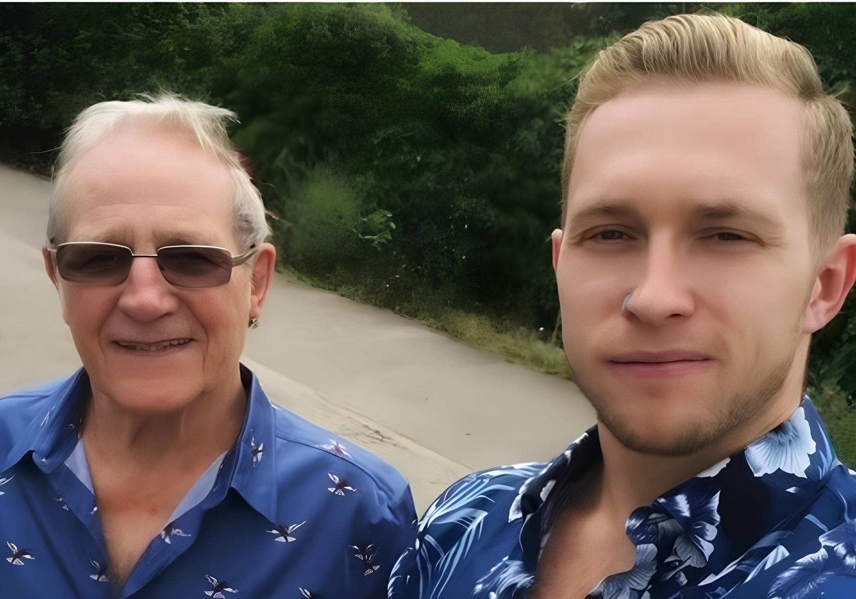 Đánh đổi tuổi 20 để chăm cha mắc Alzheimer