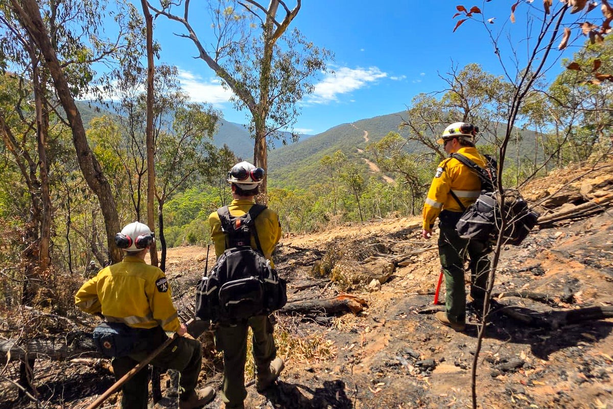 Residents in Australia’s Victoria state urged to flee bushfire