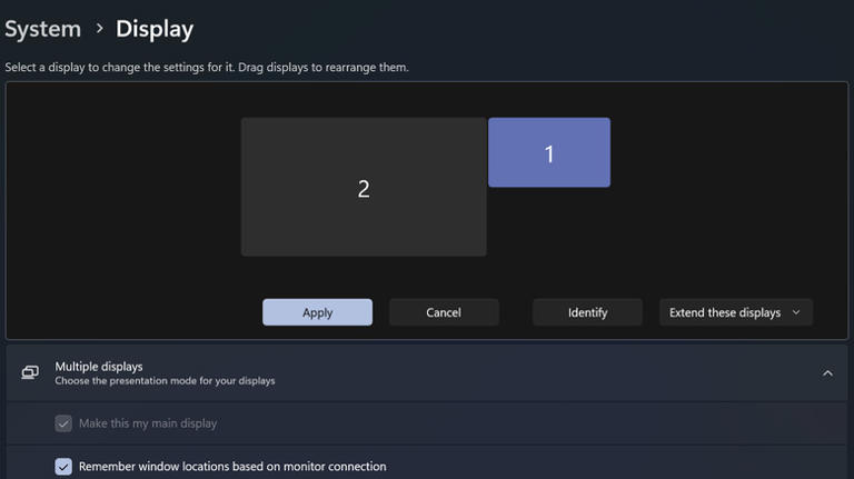 The Windows 11 display properties window shows the arrangement of monitors.