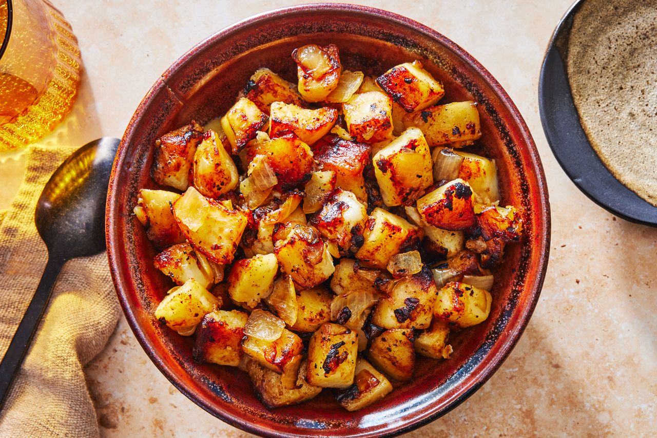 Southern Living Fried Potatoes and Onions in a bowl to serve