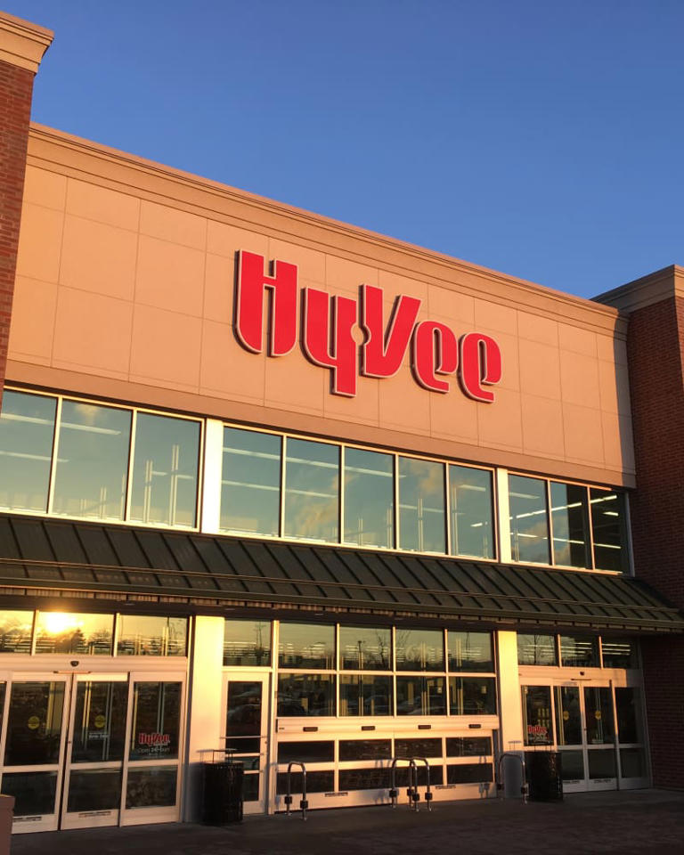 This map shows the most popular grocery store in every US state