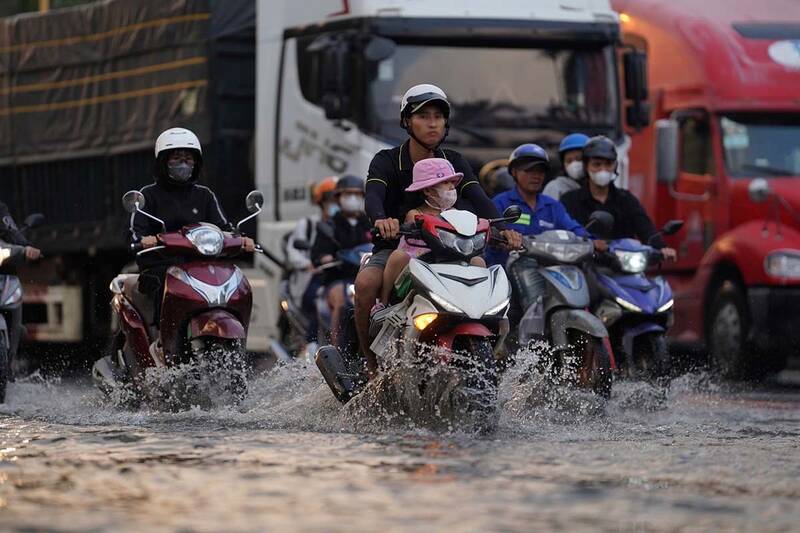 Triều cường ở Nam Bộ tiếp tục ở mức cao