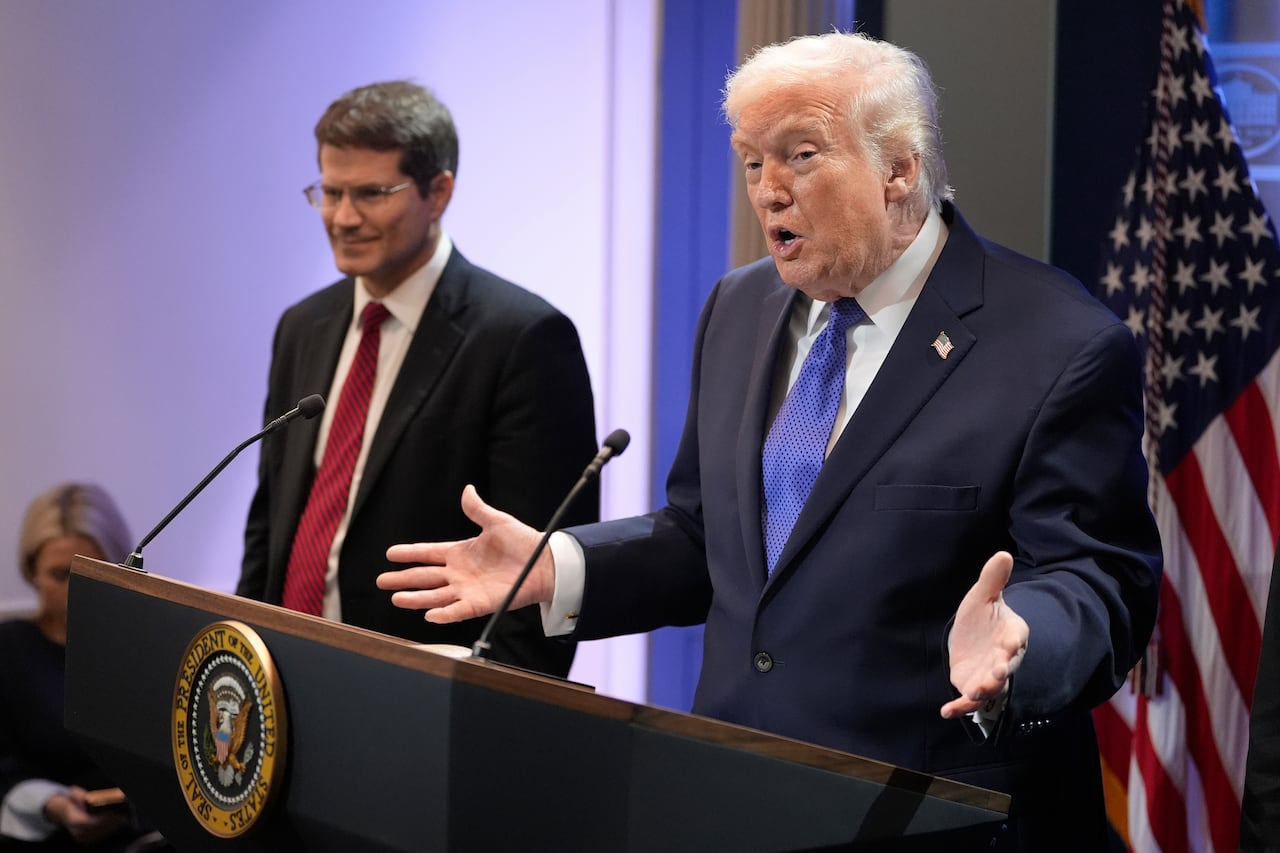Trump says he's raising new global tariff rate to 15% after Supreme ...