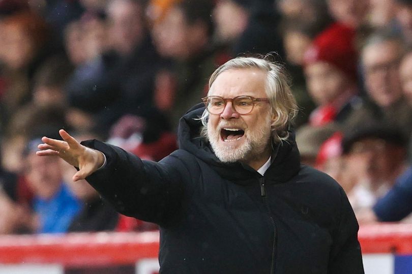 Steven Pressley salutes 'jobby' Dundee as Dark Blues break more records ...