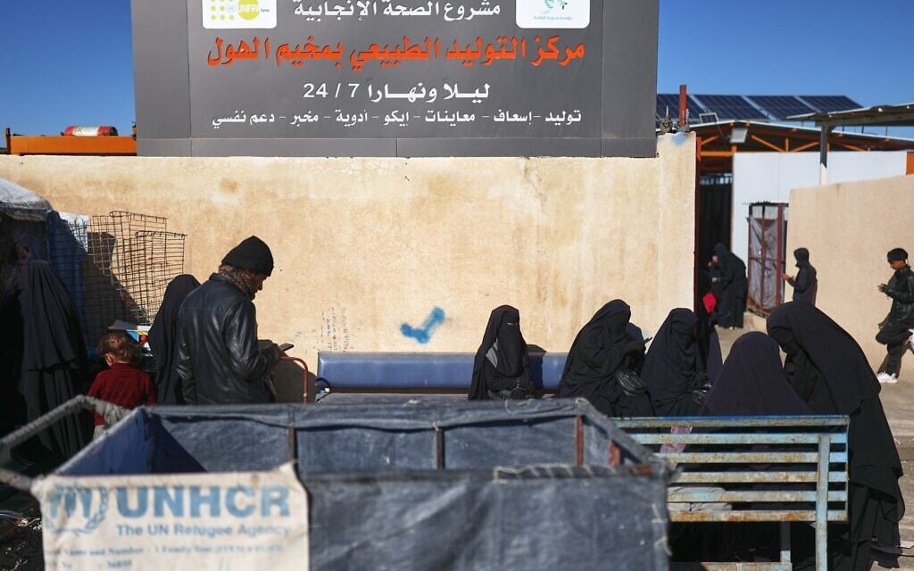 Few people left at Syrian detention camp that held ISIS families after thousands flee<br>