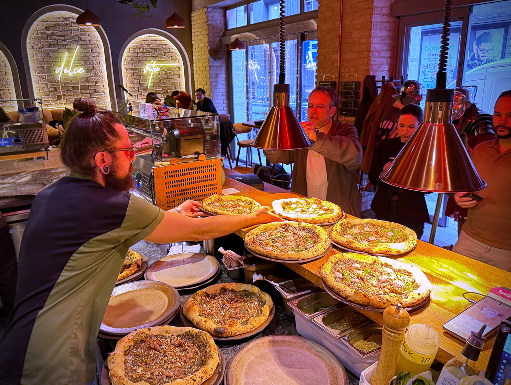 When in Rome: Budapest pizzeria offers time-travel twist with ancient ...