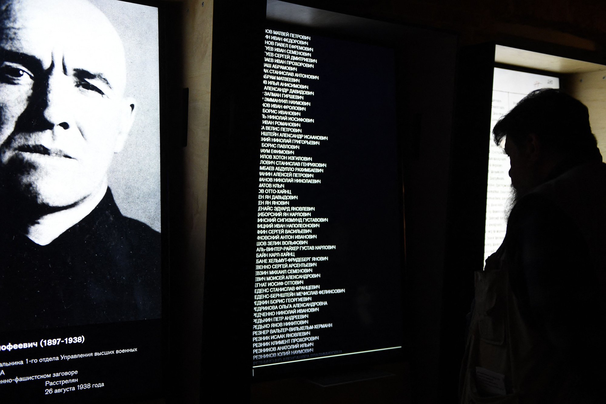 Kontroversielt Putin-grep: Åpner minnesmerke for naziforbrytelser