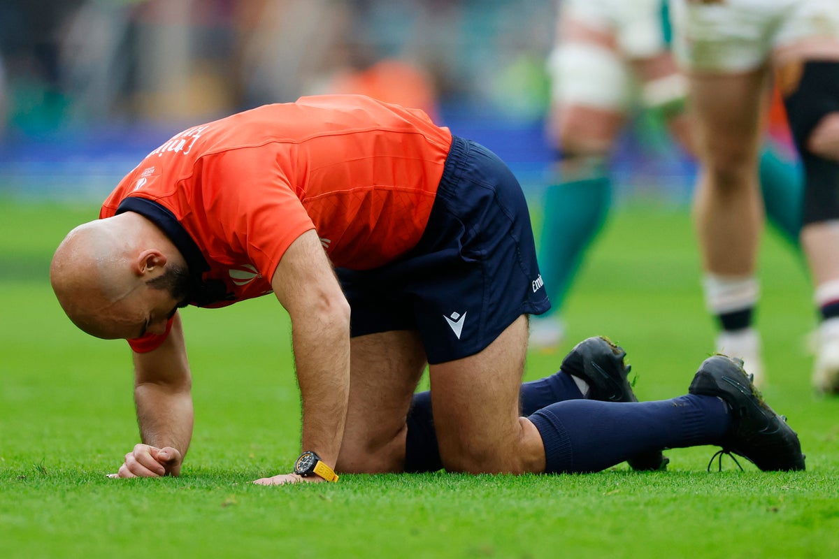 England v Ireland referee forced off injured in key Six Nations clash