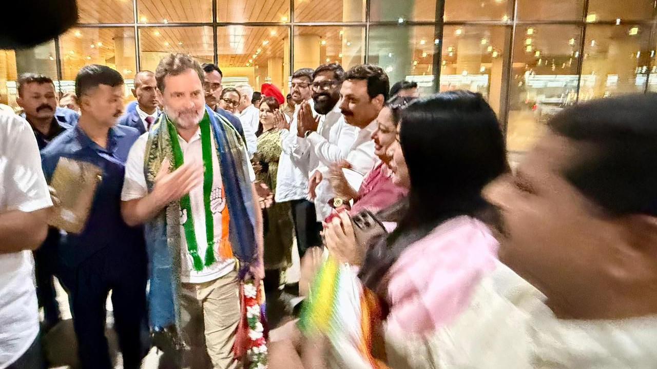 In photos Maharashtra Congress leaders welcome Rahul Gandhi as he ...