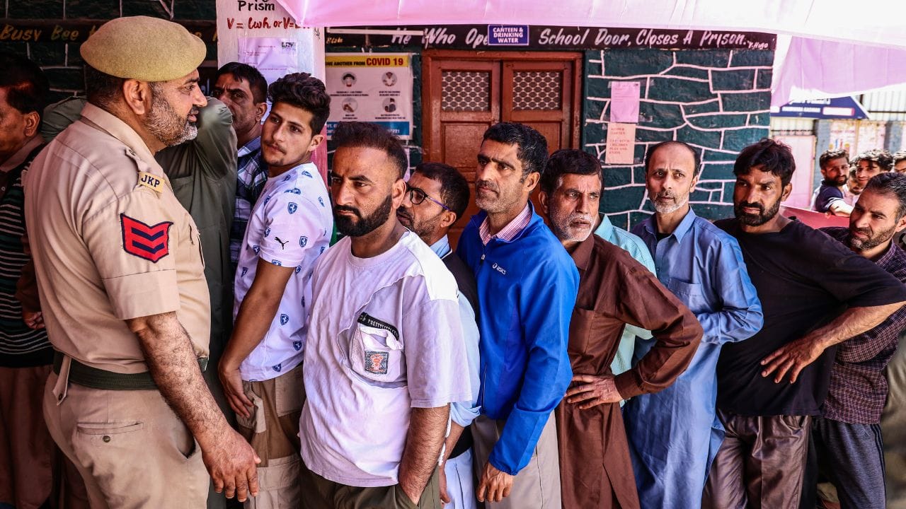 Centre plans deployment of 480 CAPF companies for West Bengal Assembly ...