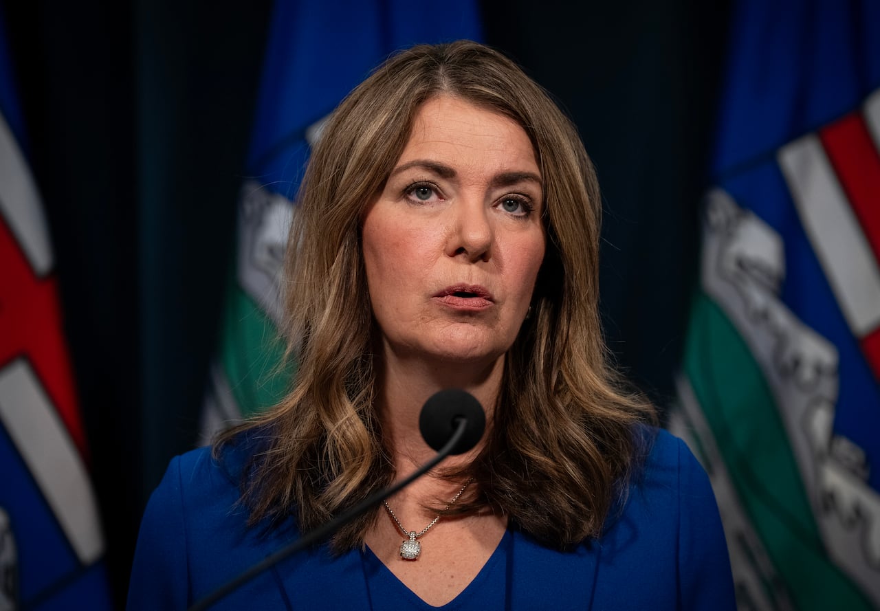 Smith defends plan for Alberta referendum on immigration, constitution