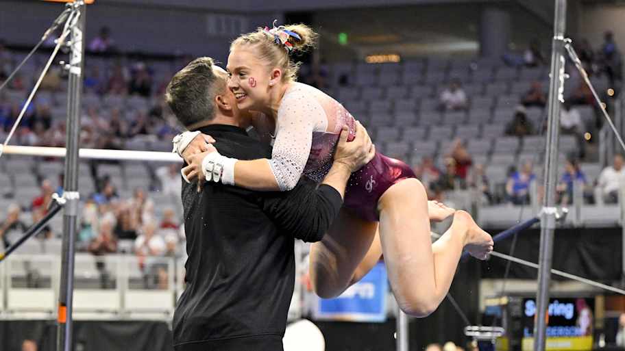 No. 1 Oklahoma tops No. 2 LSU in front of record crowd