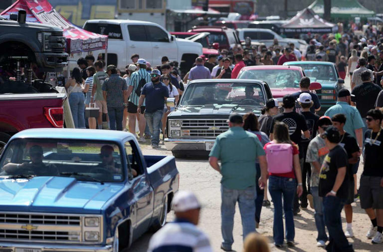 'Our favorite, hands down': Annual Lone Star Throwdown show lures ...