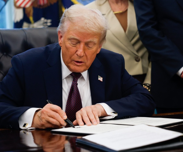 Trump raises tariff to 15% after high court ruling
