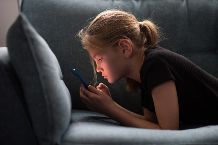 Here’s how to cut back on your social media addiction