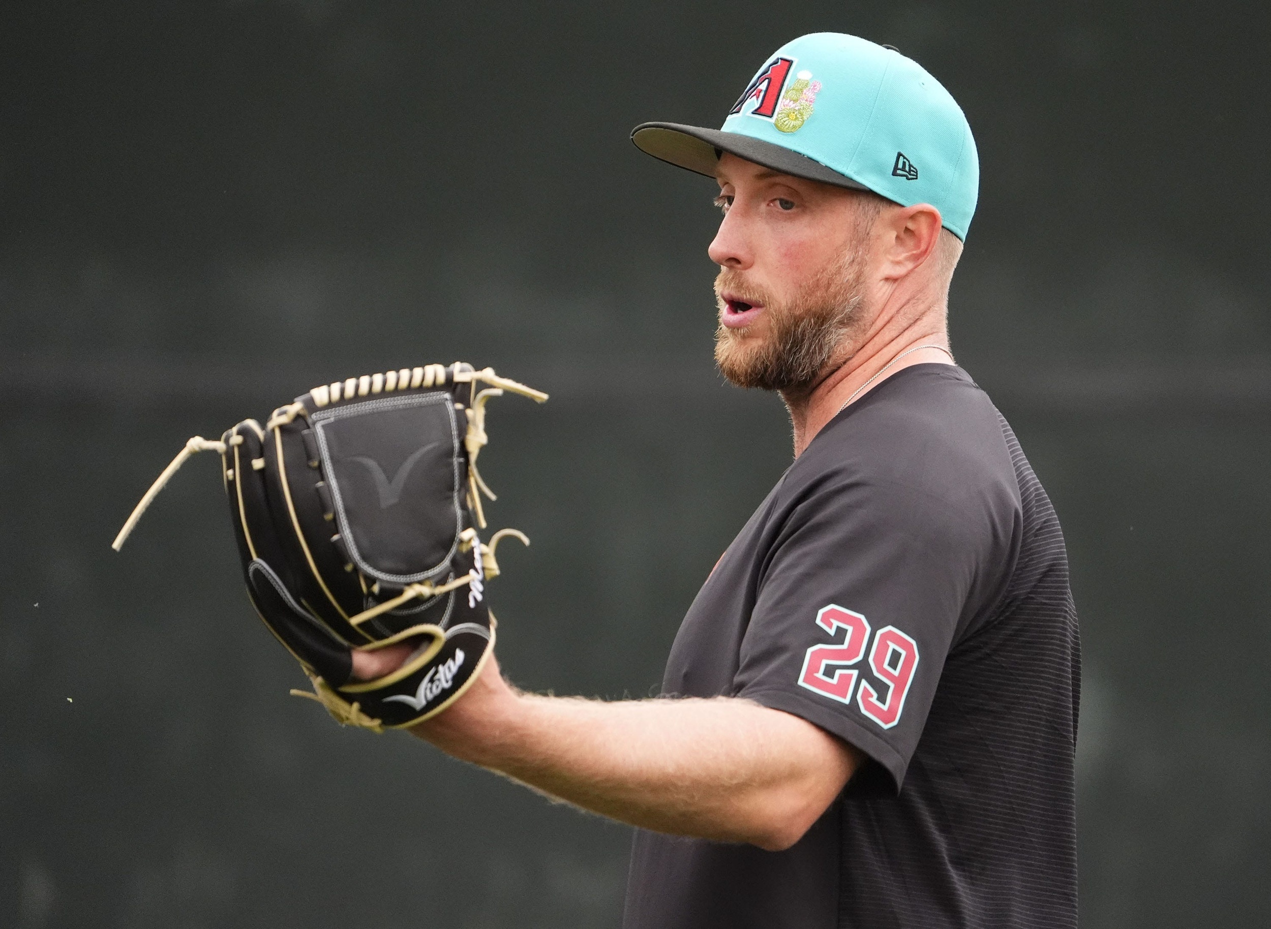 D-Backs take safe route with Merrill Kelly’s back issue<br><br>