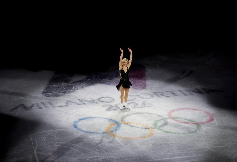 Watch Amber Glenn's mesmerizing skate at figure skating's exhibition gala