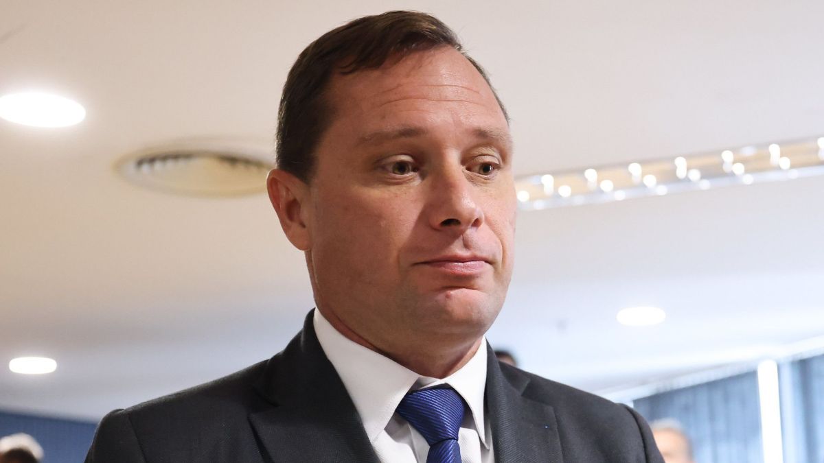 Mauro Cid se aposenta e receberá salário de R$ 16 mil