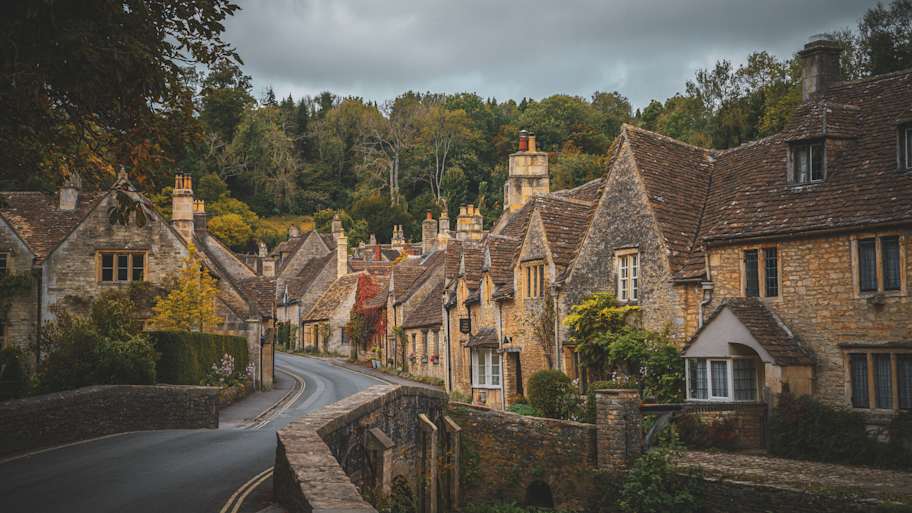 6-english-countryside-towns-straight-out-of-a-period-drama