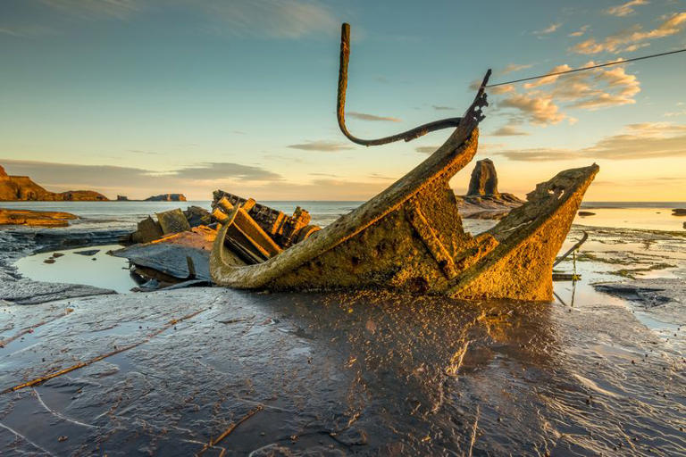 'Enchanted' Yorkshire cove filled with fossils and ancient sea wreck