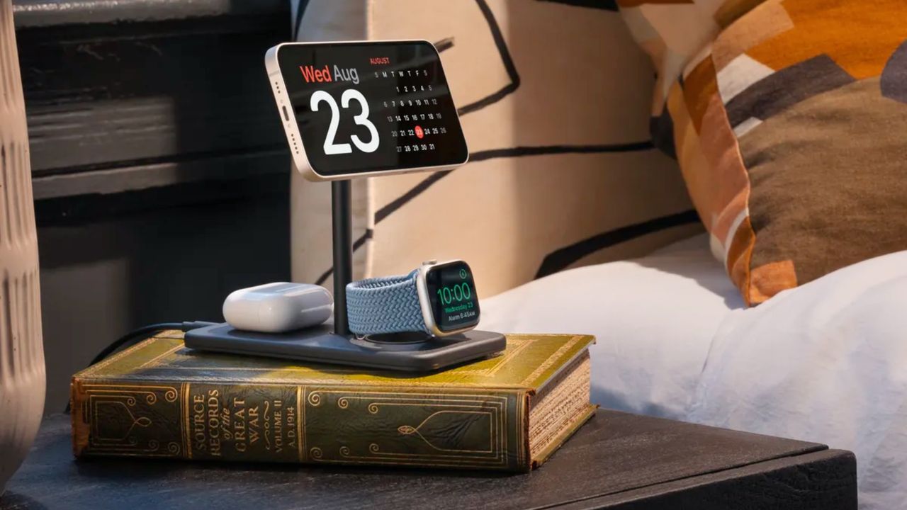 What is Apple MagSafe, and which iPhones support it?