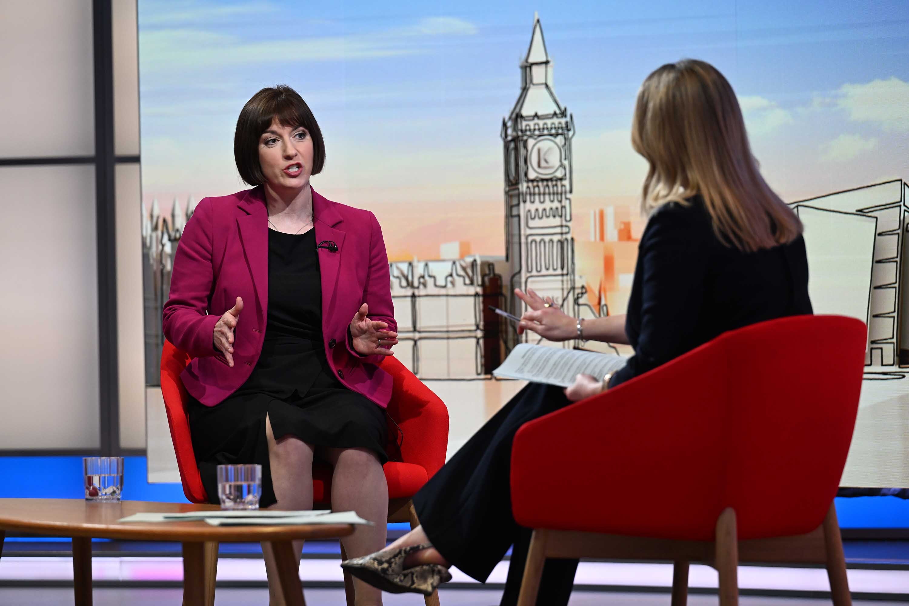 Government will 'look at' Plan 2 student loans, Education Secretary says