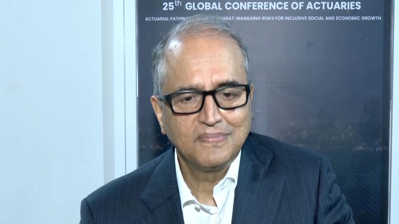 dr devi shetty net worth in rupees