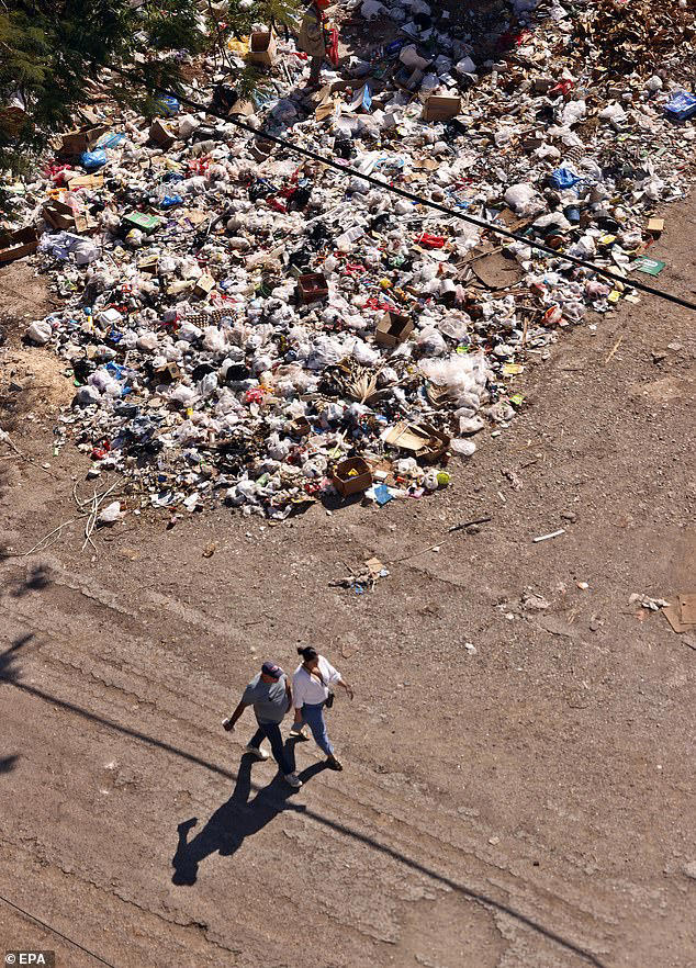 The collapse of Communist Cuba: Piles of garbage block the streets ...