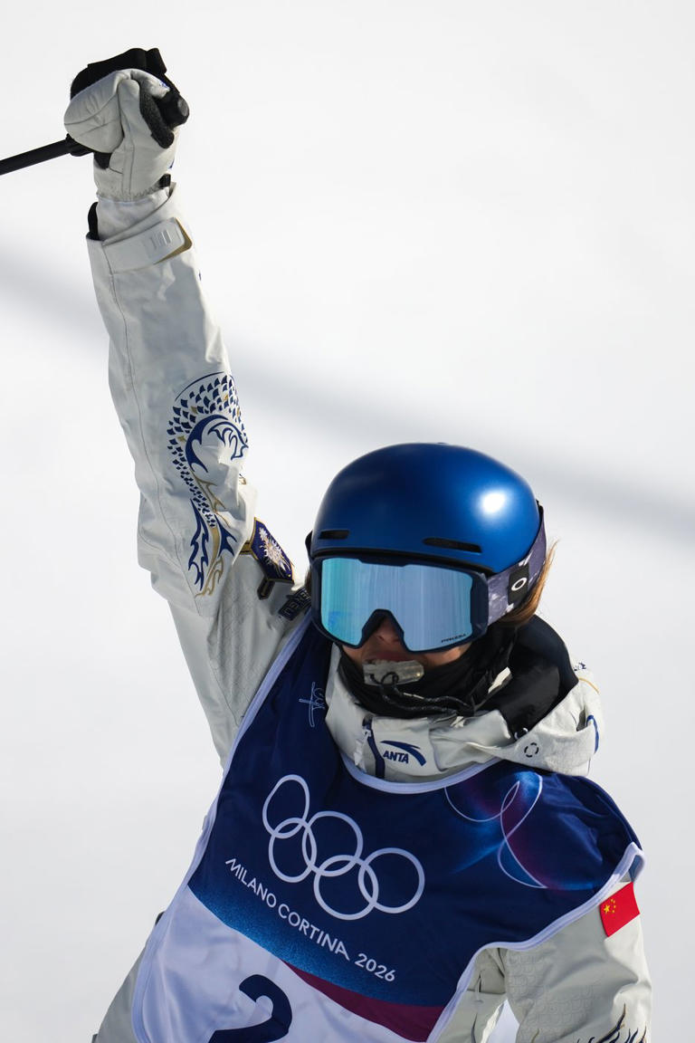 Eileen Gu defends Olympic ski halfpipe gold, makes it 6 medals in 6 ...