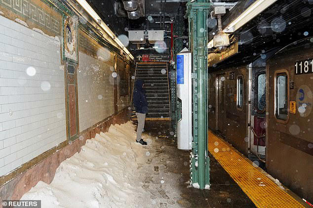 Millions of Americans brace for worst blizzard in nearly 10 years