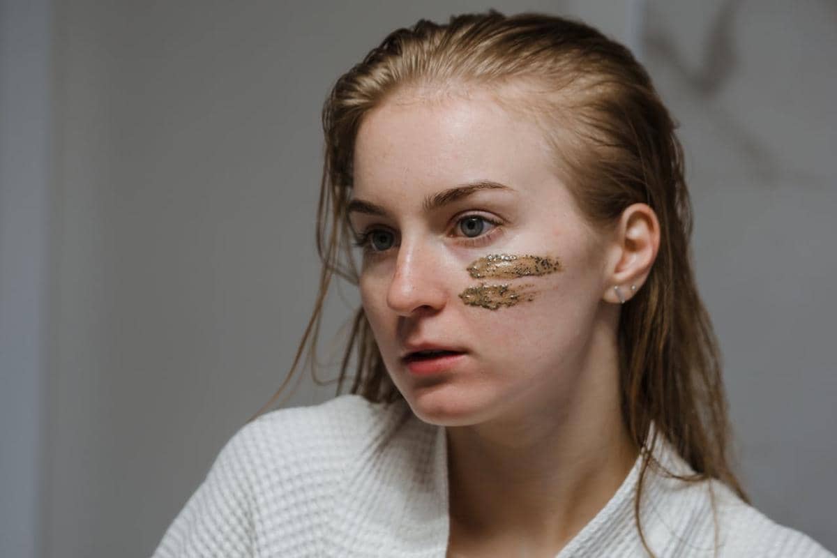 5 cara menghilangkan komedo hitam di hidung tanpa dipencet