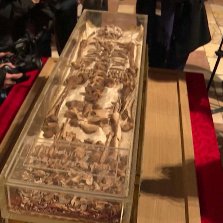 Ad Assisi per la prima volta l'ostensione delle reliquie di San Francesco