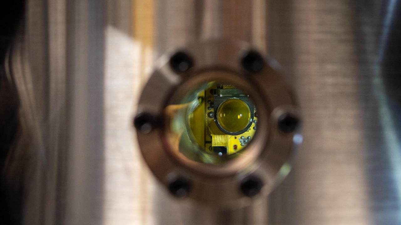 Thermodynamic computer mimics AI image generation using a fraction of ...