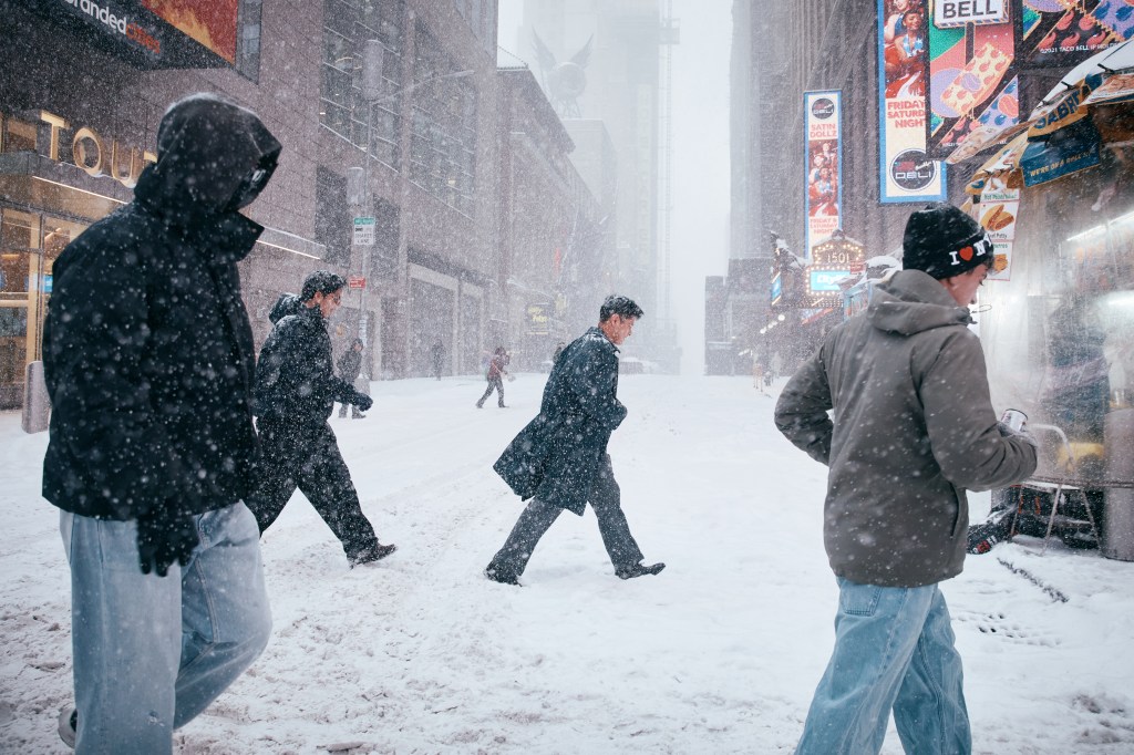 Broadway cancels evening shows due to blizzard<br>
