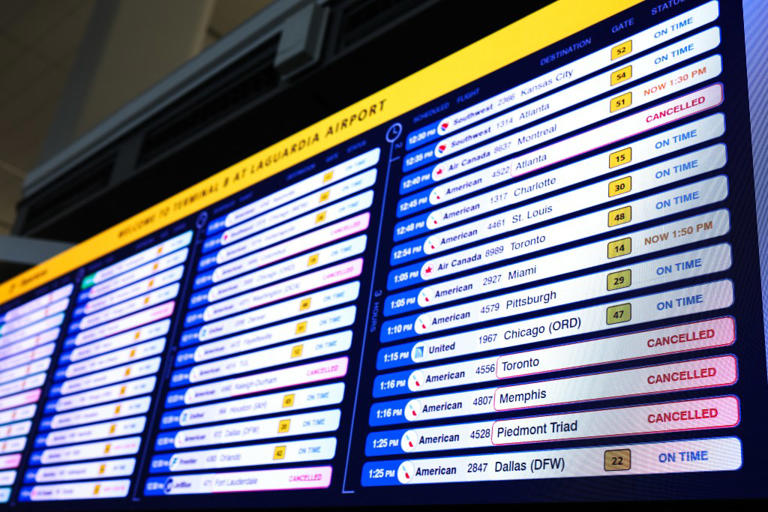 Miles de vuelos cancelados ante una tormenta de nieve histórica