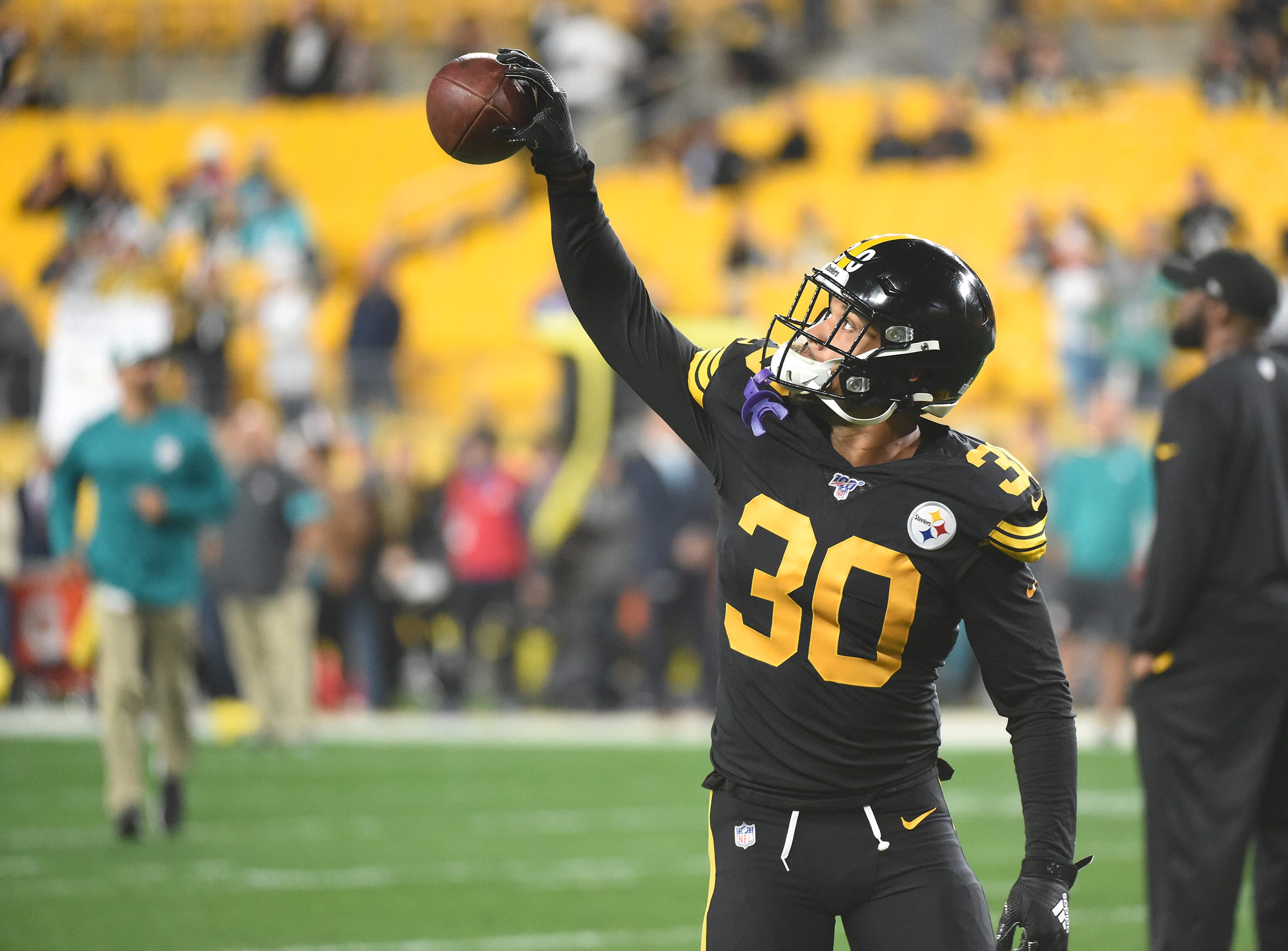 Former Steelers running back listed as top roster cut candidate