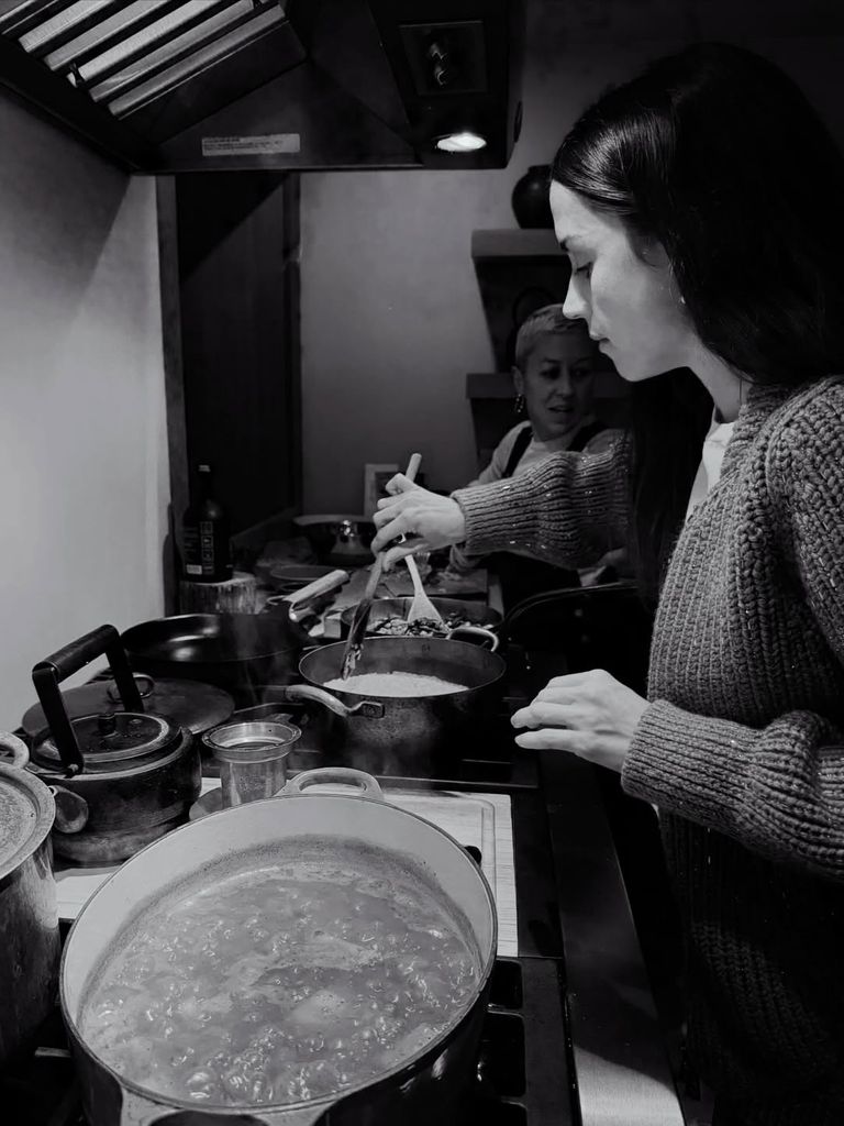 Ana de Armas en su escapada a la nieve con amigas.