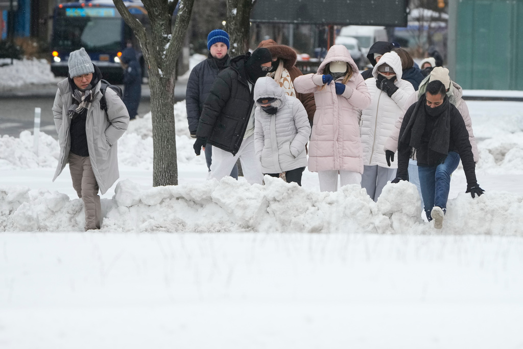 Las advertencias de ventisca hacen que la Costa Este se prepare para fuertes nevadas y vientos fuertes