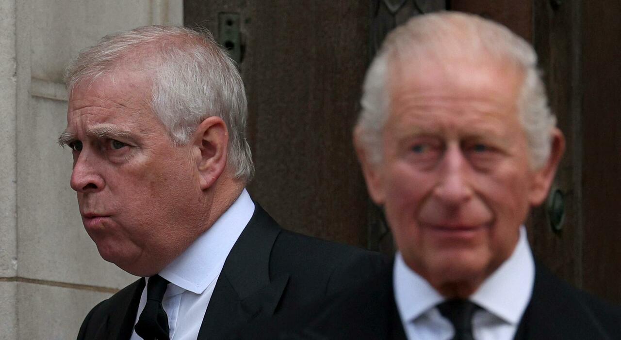 Principe Andrea, Re Carlo sapeva degli affari segreti del fratello: le email che aprono un nuovo scandalo reale