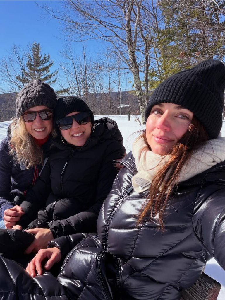Ana de Armas en su escapada a la nieve con amigas.