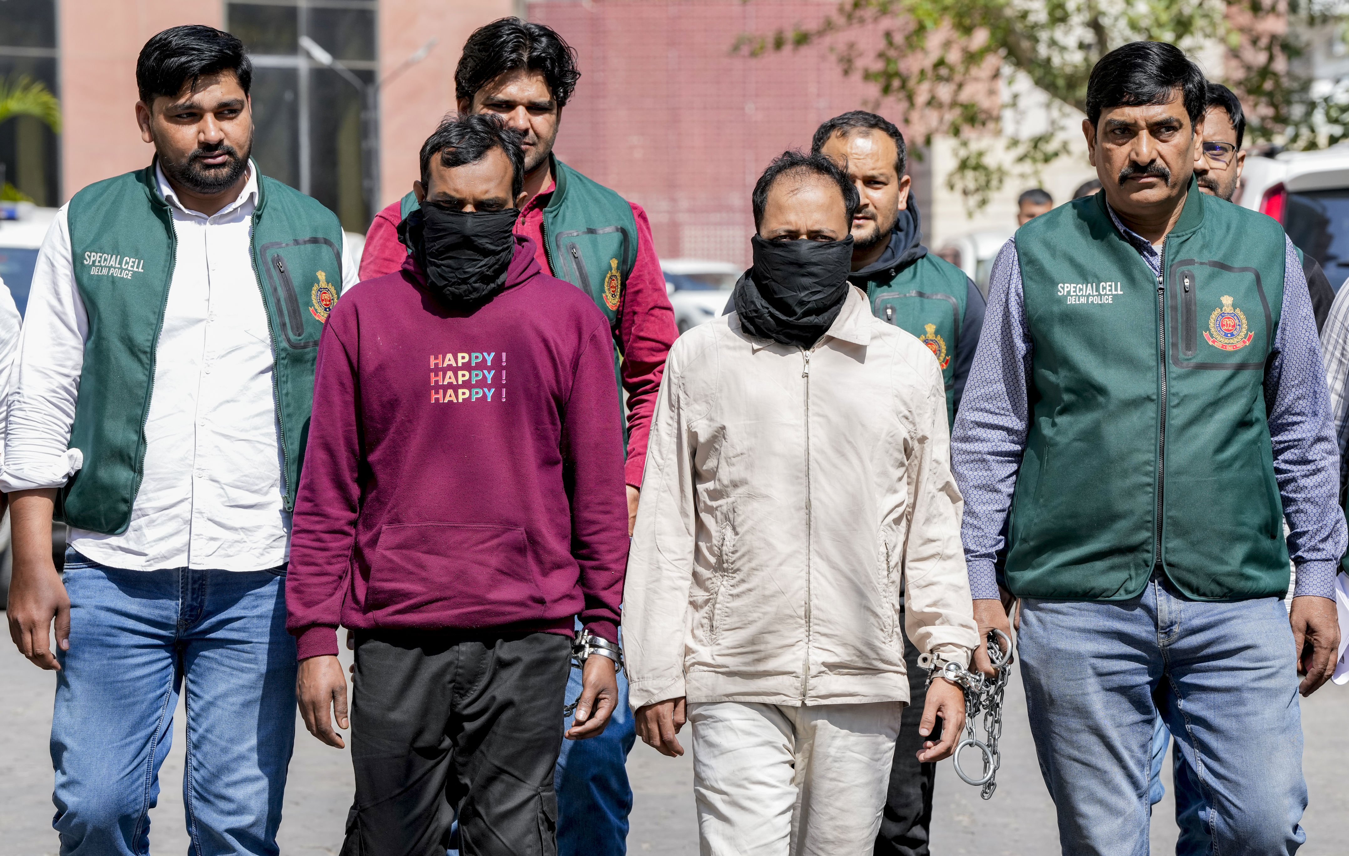 8 LeT operatives with Bangladesh links held; pan-India module busted ...